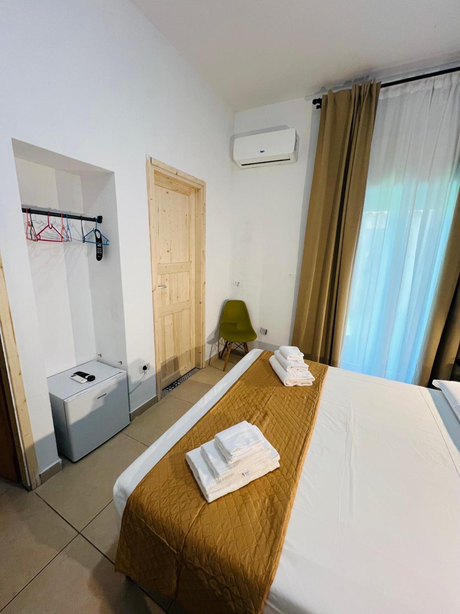 Les Chambres De Francoise Guest House Ольбия Экстерьер фото