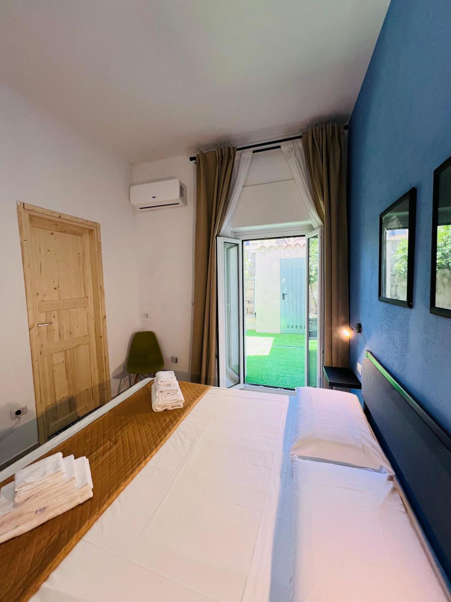Les Chambres De Francoise Guest House Ольбия Экстерьер фото