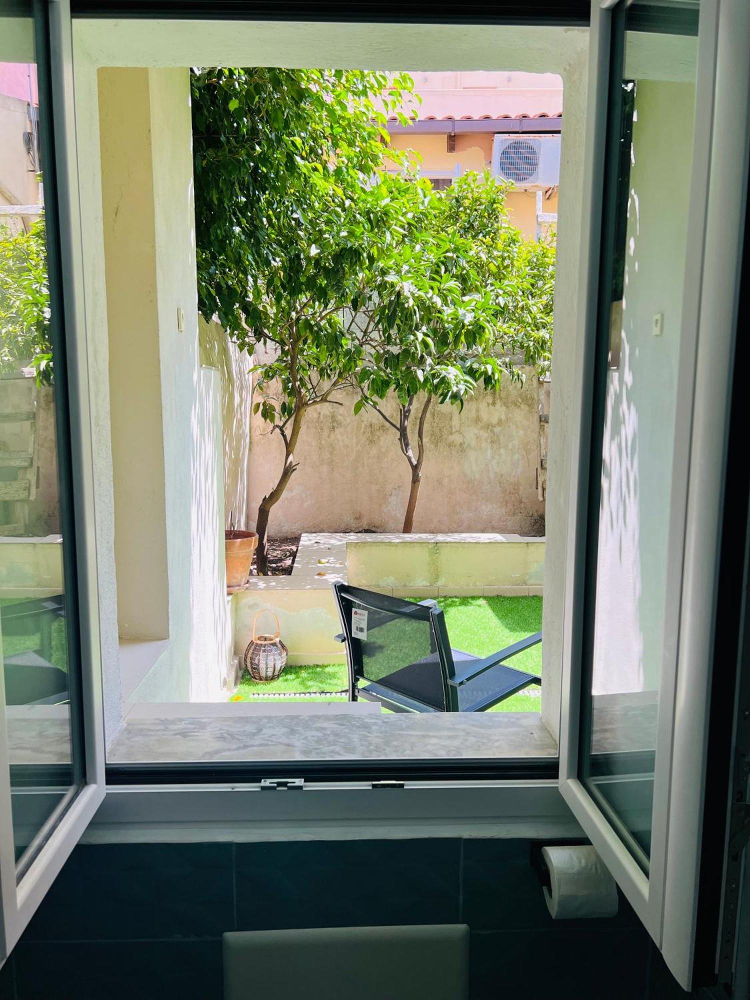 Les Chambres De Francoise Guest House Ольбия Экстерьер фото